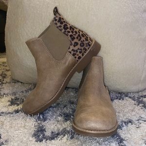 Tan / cheetah booties